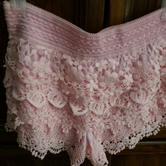 Shorts - Picture 1 of 2